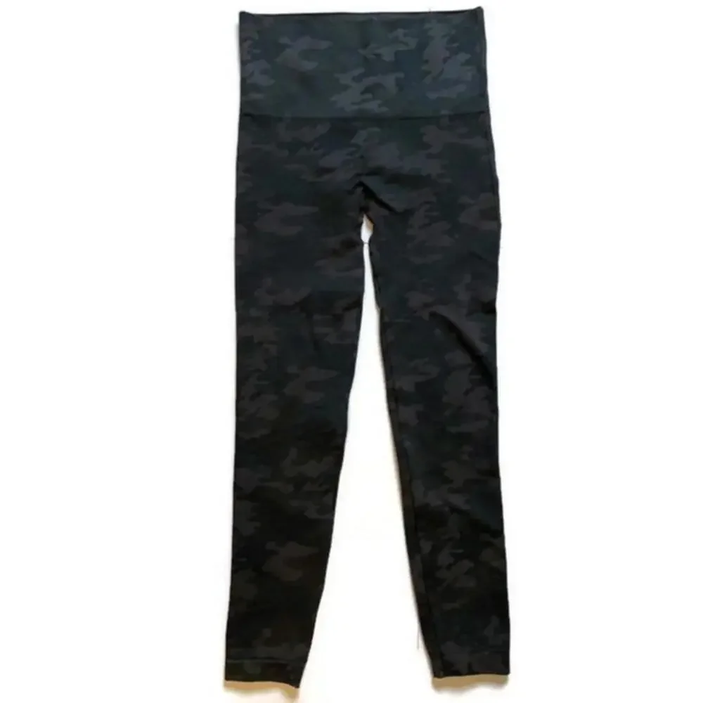 Spanx Look At Me Now Camo Seamless Leggings Pull On Black Gray Womens Medium - Picture 3 of 5